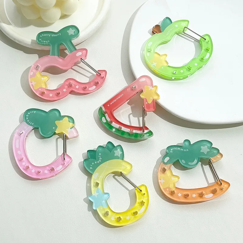Mosquetón llavero para mochila infantil con botón de escalada y frutas - imagen 5