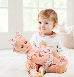Muñeca de vinilo con ropa, ideal para casa de muñecas