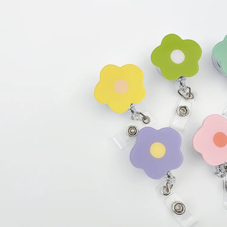 Clip retráctil para tarjeta identificativa floral con cordón - imagen 4