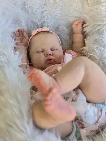 Muñeca Reborn Pickle Dormida con acabado realista