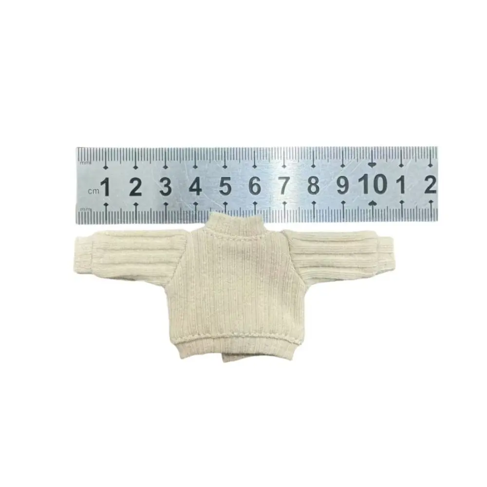 Conjunto completo sobre muñeca