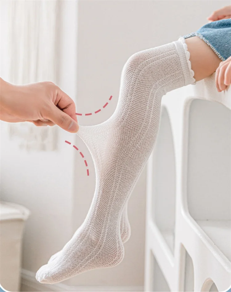 Calcetines largos hasta la rodilla con estilo para el cole