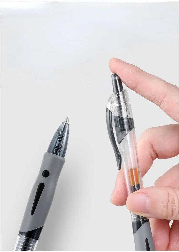 Bolígrafos listos para escribir con tinta de color