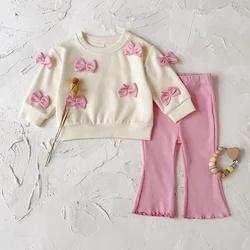 Conjunto de otoño infantil con sudadera y lazo dulce