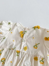Mono corto de verano para niñas pequeñas con bordado de margaritas