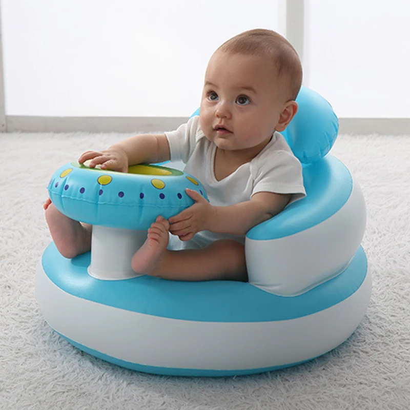 Asiento inflable para bebés en uso
