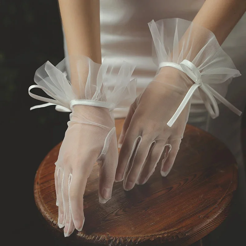 Guante de boda infantil Lolita en tul negro y blanco - imagen 3