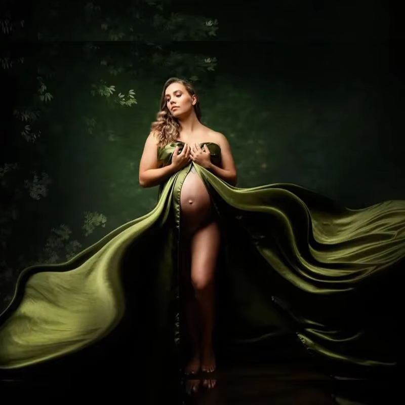 Abrigo de maternidad satén con bufanda sedosa para sesiones elegantes - imagen 4