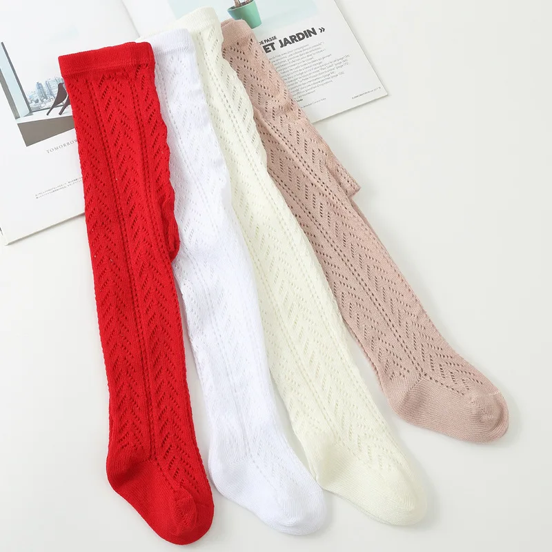 Pantimedias para niños pequeños con diseño de rejilla