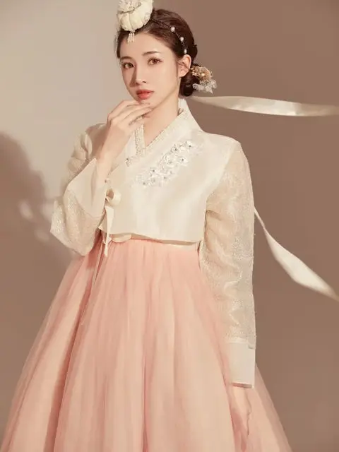 Vestido hanbok coreano para niña con colores tradicionales