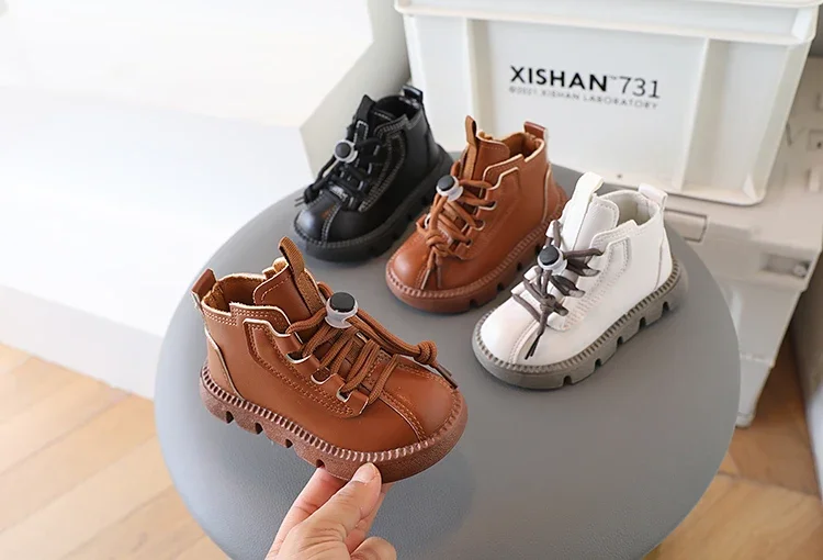 Botas infantiles Bekamille listas para combinar