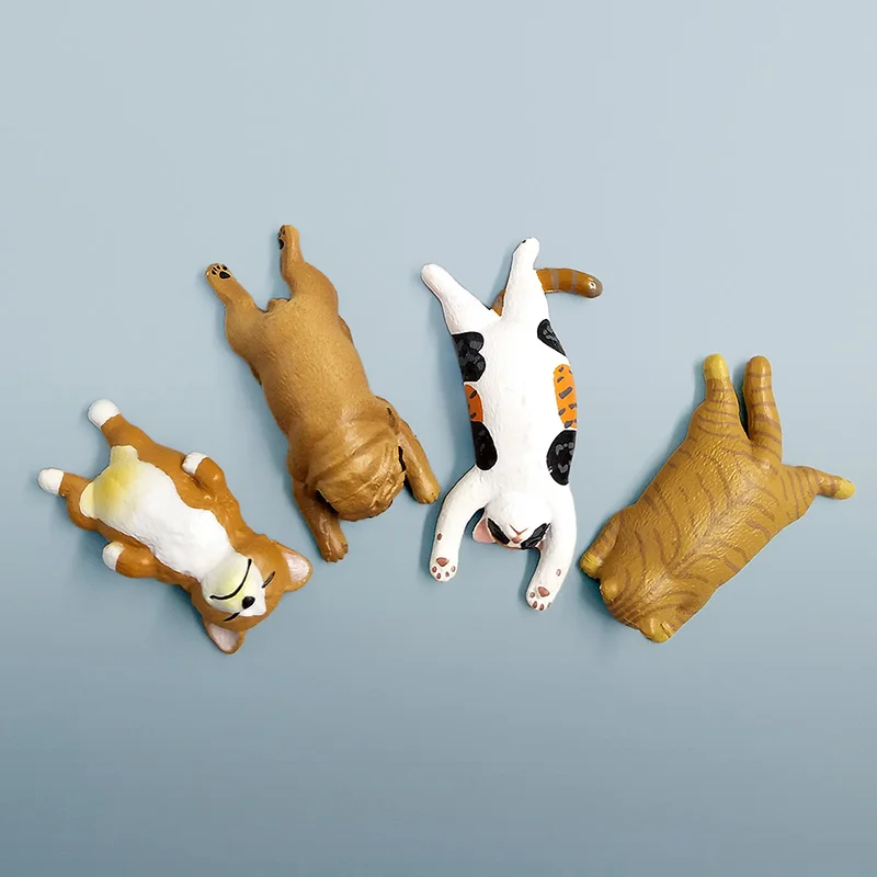 Figura de resina gatito durmiendo en estantería