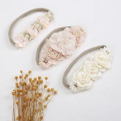 Diadema floral de fantasía para bebé y niña – Tiara suave con brillo
