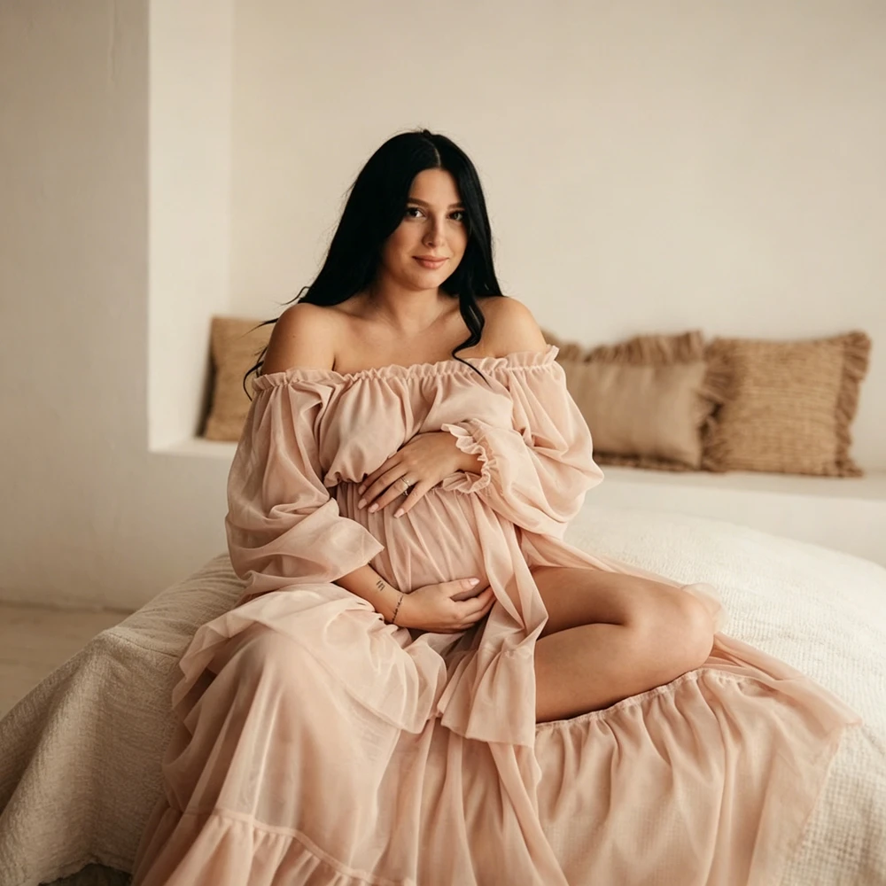 Vestido de maternidad con hombros descubiertos y volantes - imagen 2