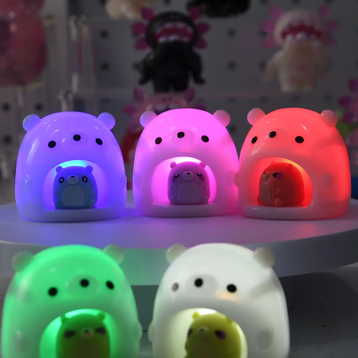 Figura coleccionable de oso blanco Bushiroad, cueva de nieve nocturna - imagen 2