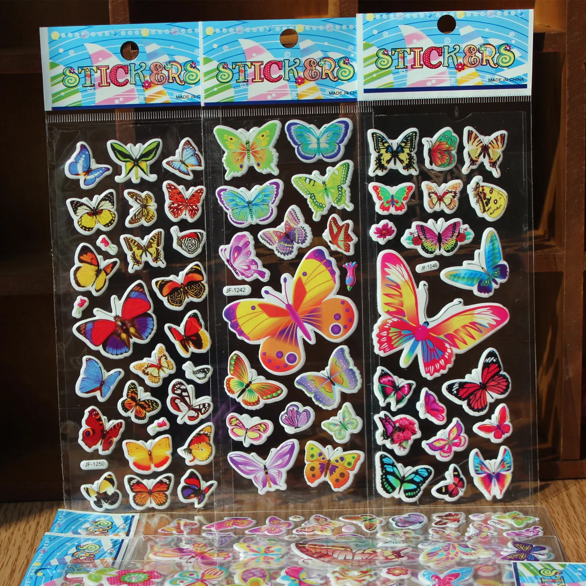 Pegatinas 3D de mariposas con efecto burbuja para manualidades - imagen 5