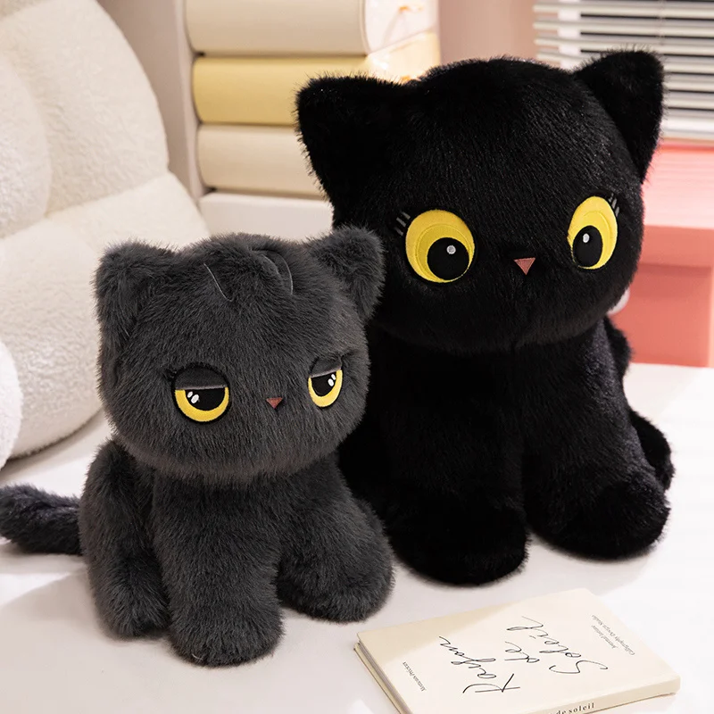 Gato de peluche en diferentes tamaños