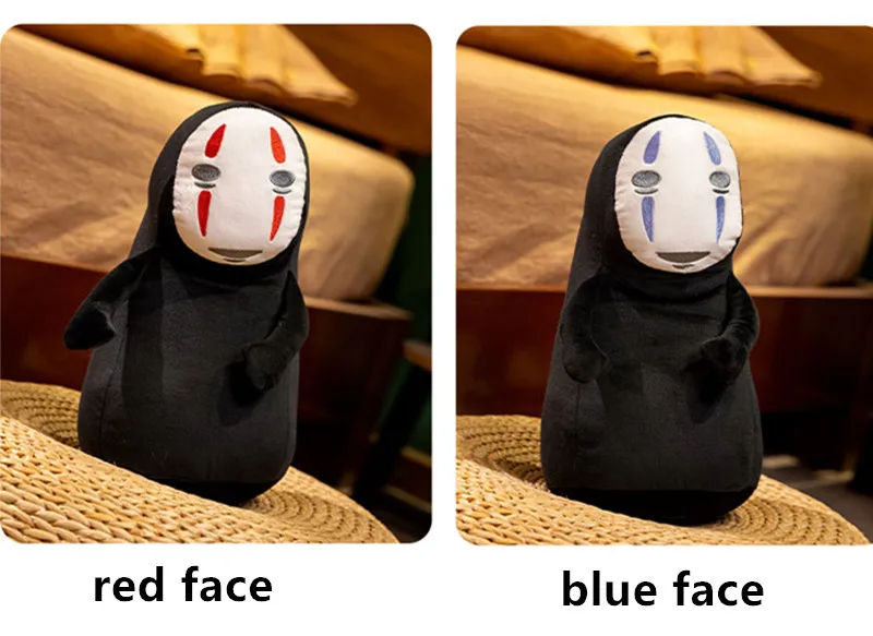Figura de peluche con diseño sin rostro, estilo anime