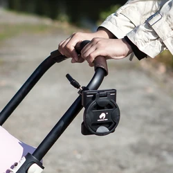 Portavasos para cochecito plegable con soporte móvil y biberones