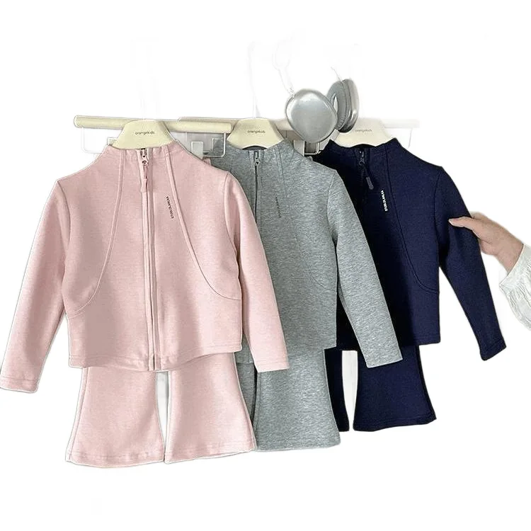 Conjunto deportivo bebé niña con chaqueta y pantalón acampanado - imagen 4