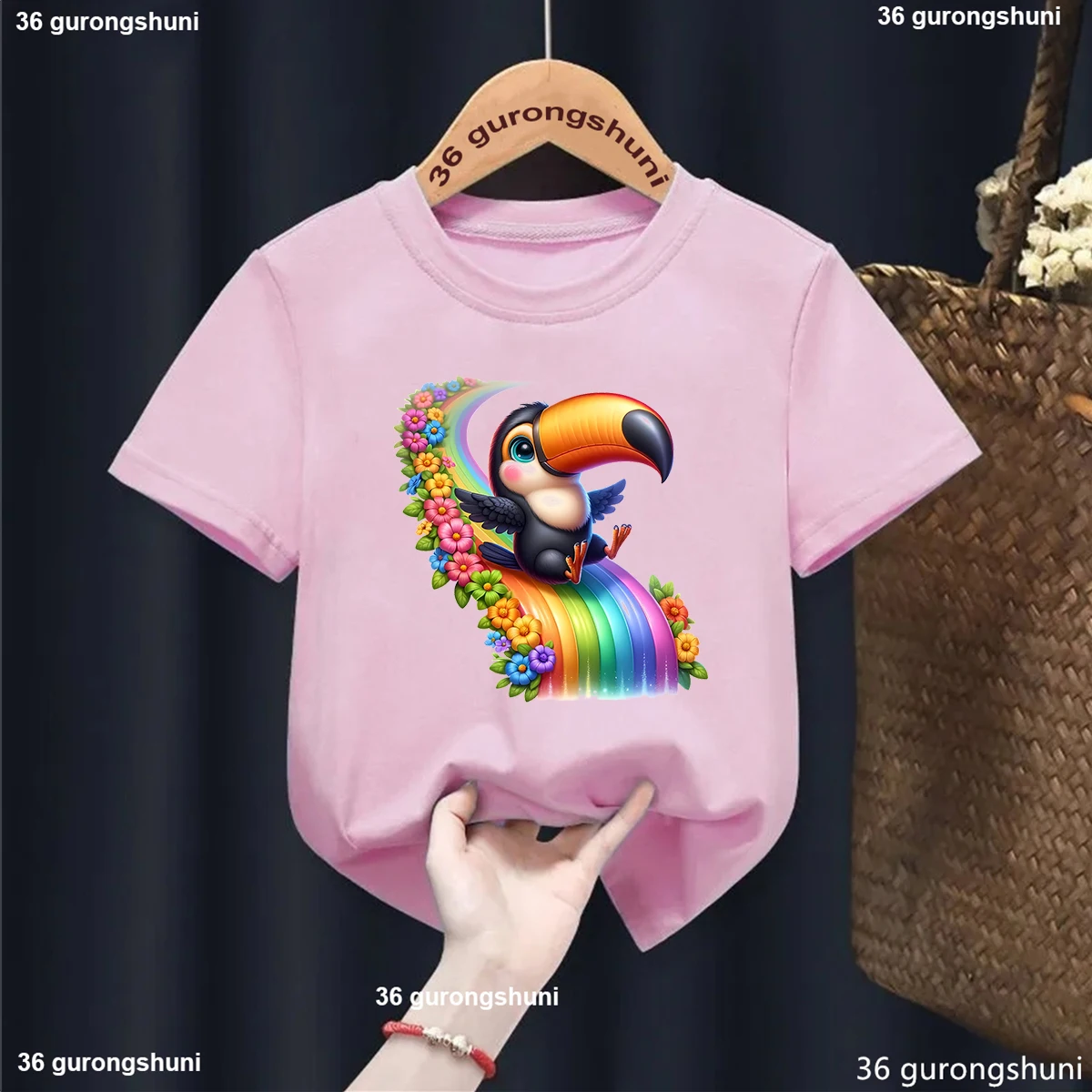 Camiseta infantil estampado tucán y arcoíris - imagen 5