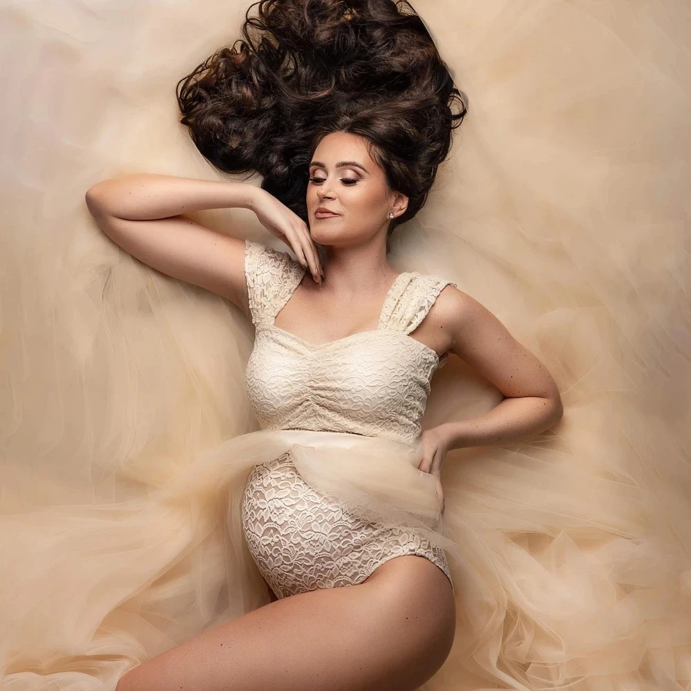 Vestido de maternidad con tul y encaje para sesión fotográfica - imagen 2