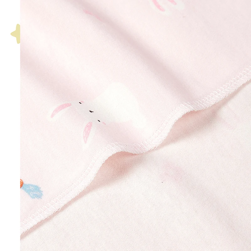 Conjunto manta y sombrero para bebé con patrones variados - imagen 2