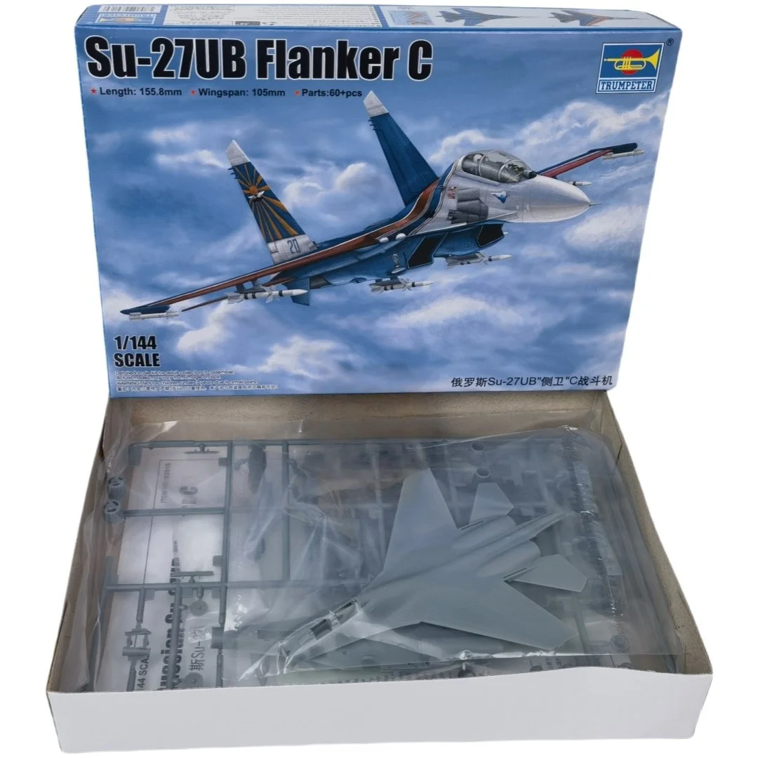 Trumpeter SU-27UB Flanker C – Maqueta de avión a escala 1/144