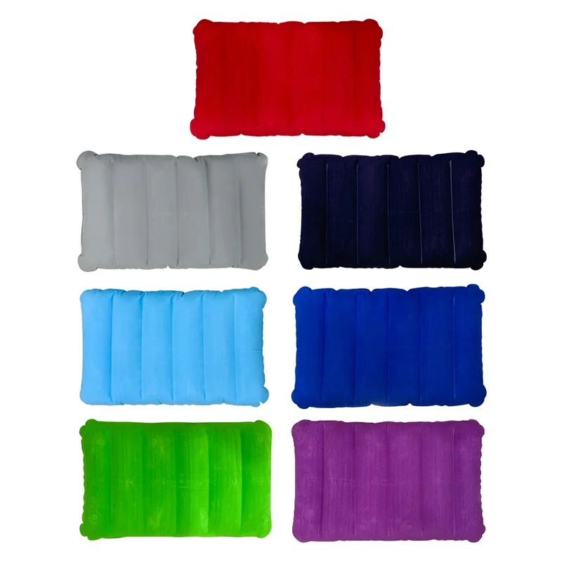 Almohada inflable flocada para el cuello en uso