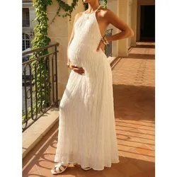Vestido de embarazo blanco maxi texturizado con cuello halter