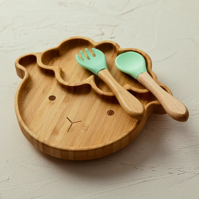 Cuchara y tenedor de bambú para niños