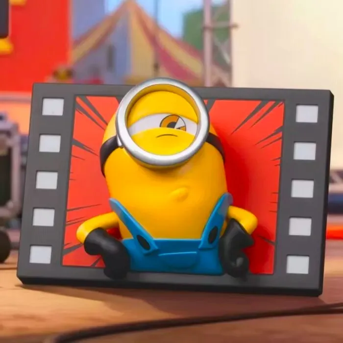 Juguete Minions caja sorpresa de monstruos con imán y figuras - imagen 2