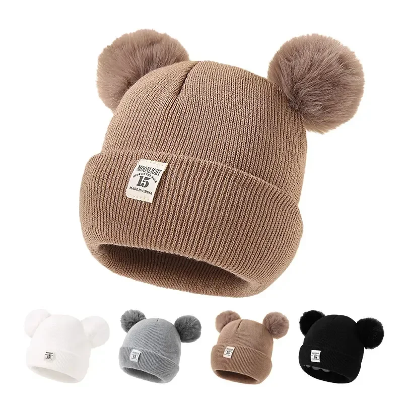 Gorro de invierno para bebé con pompón – cálido, suave y cómodo