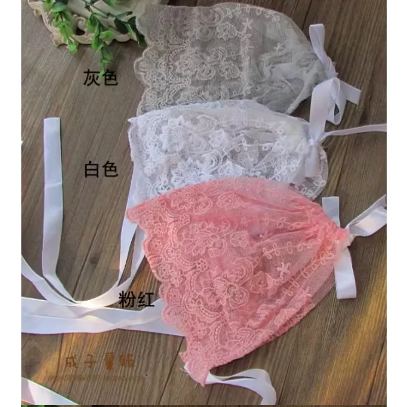 Gorro calado transpirable para niña recién nacida — vista lateral