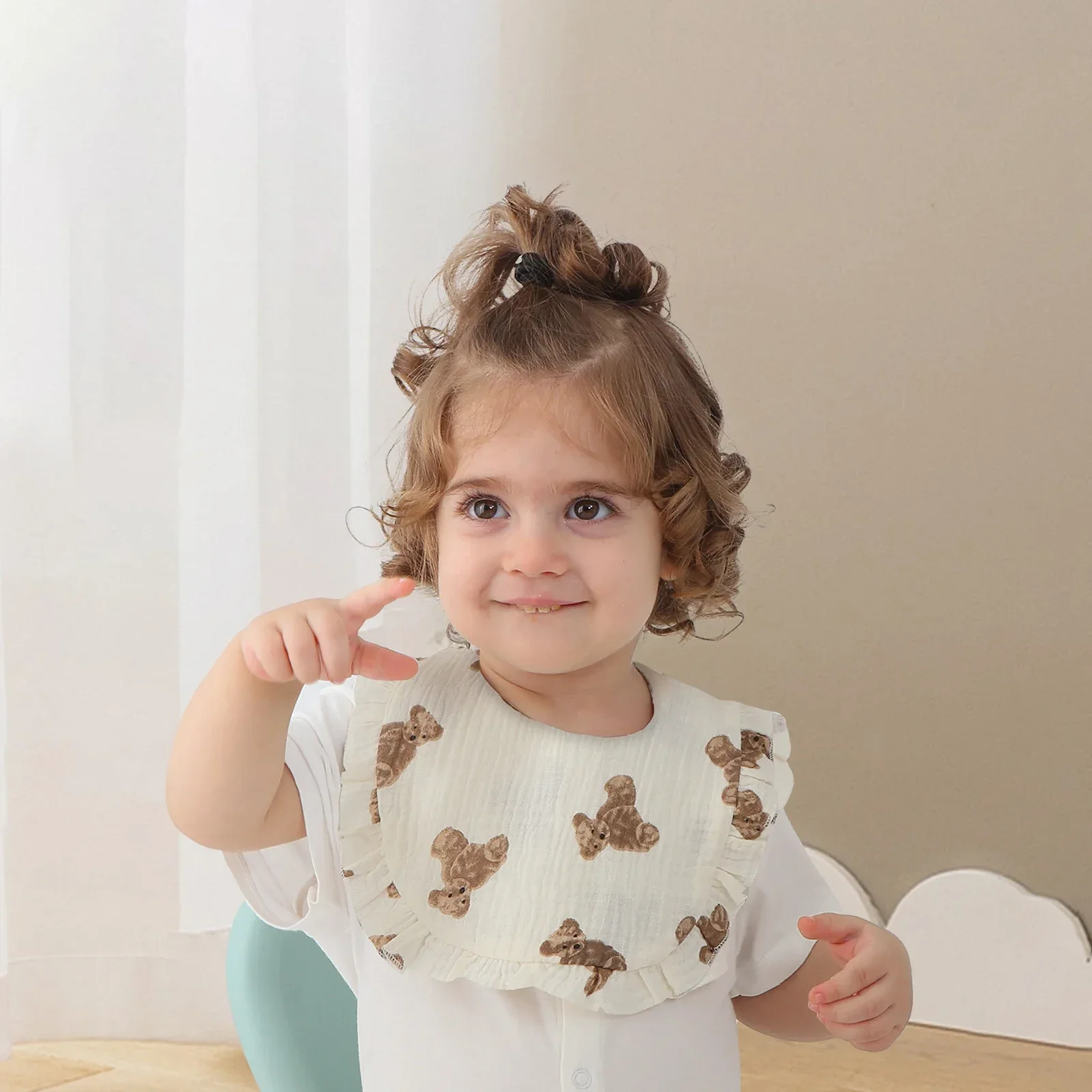Baberos de muselina con volantes y estampado floral para bebé - imagen 3