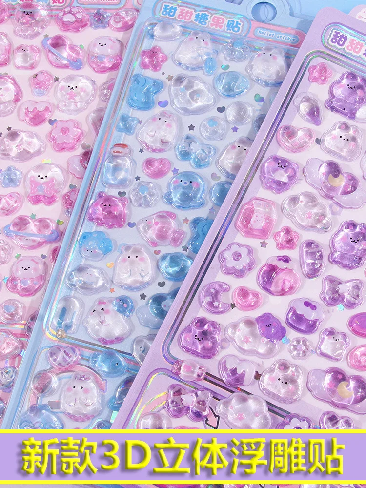 Detalle del relieve tipo cristales y gemas