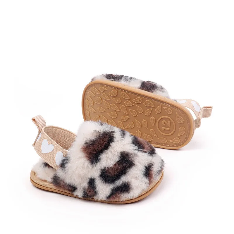 Zapatillas de felpa antideslizantes de leopardo para bebé invierno