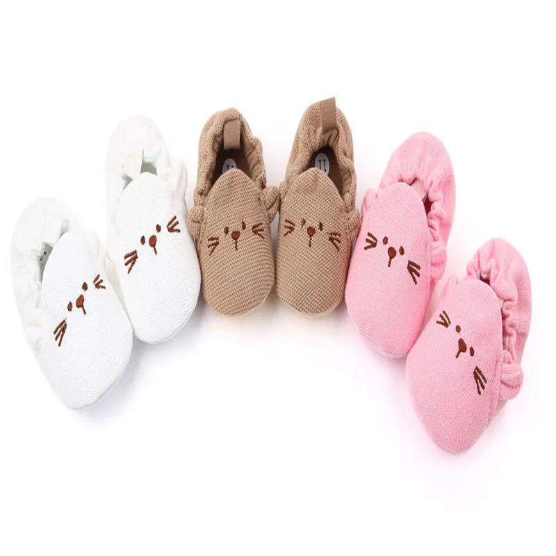 Zapatos de cuna blandos antideslizantes para bebé con dibujos animados