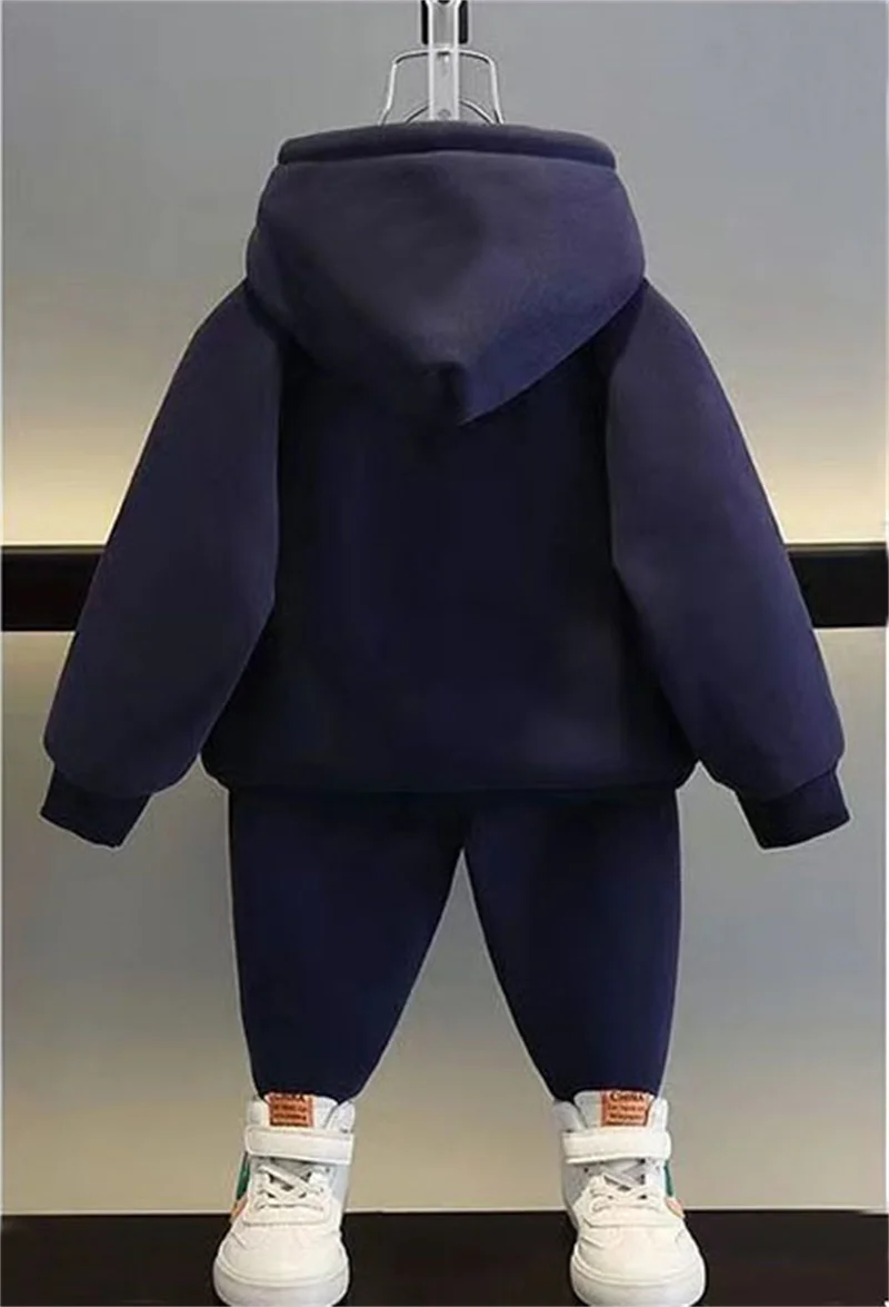 Detalle de la sudadera y ajuste