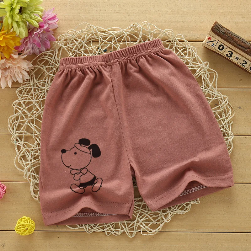 Vista de los pantalones cortos para bebé y niño