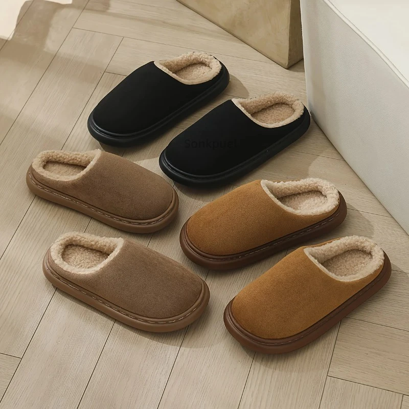 Zapatilla lateral mostrando suela TPR y diseño negro