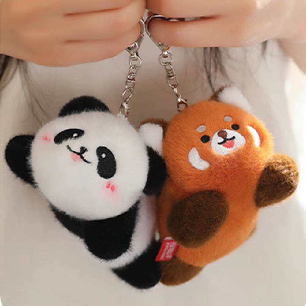 Detalle del peluche y la cola giratoria