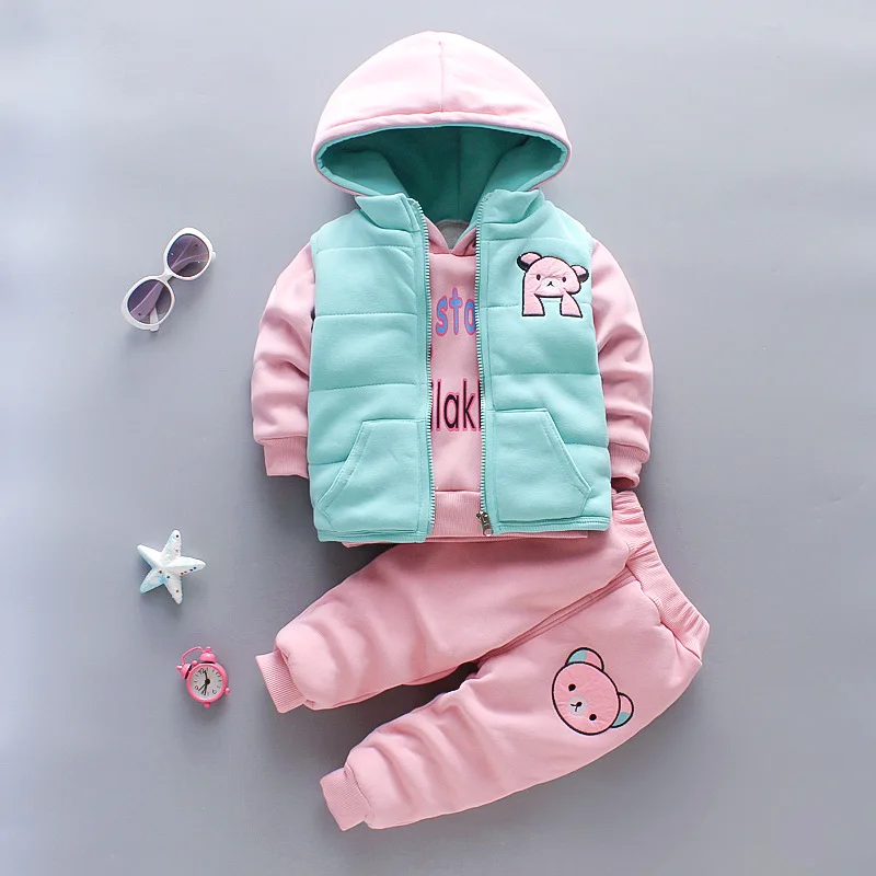 Conjunto de Chaleco y Pantalón con Diseño de Osito para Niña – Invierno - imagen 3