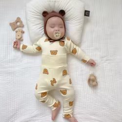 Pijama infantil de algodón con estampado de dibujos