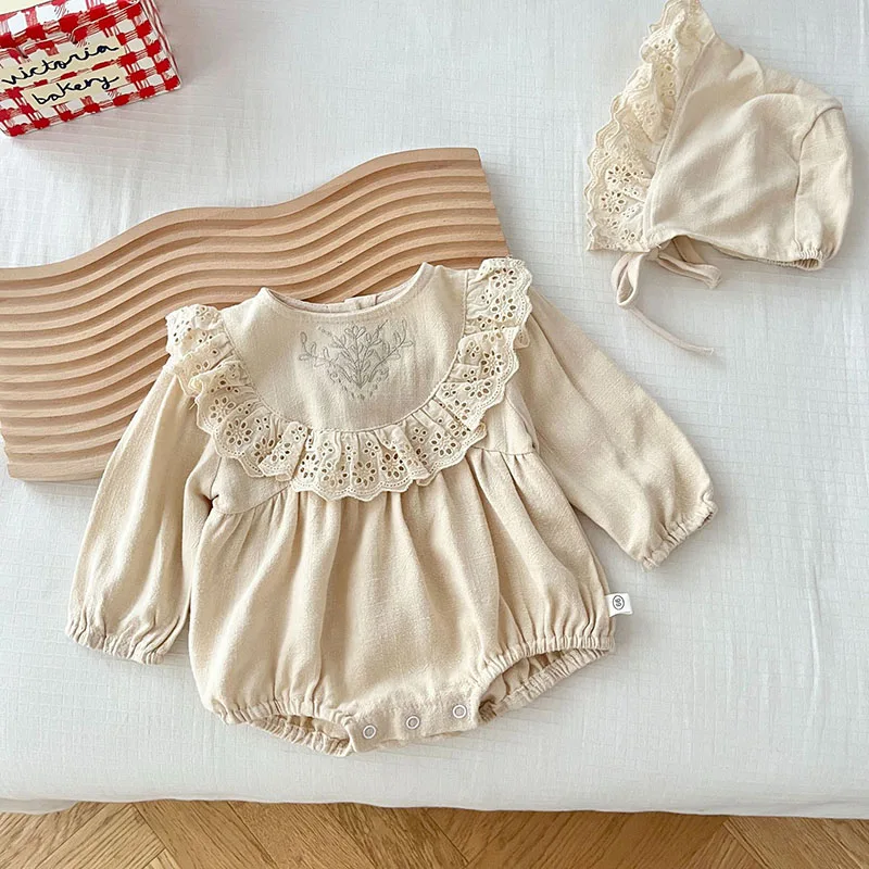 Body mono con gorro para recién nacida – Conjunto completo - imagen 3