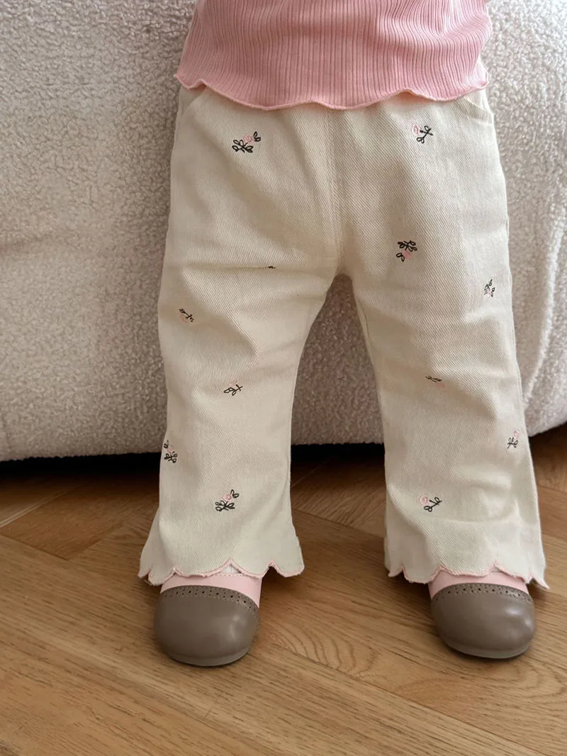 MILANCEL pantalones acampanados de otoño con flores bordadas - imagen 3