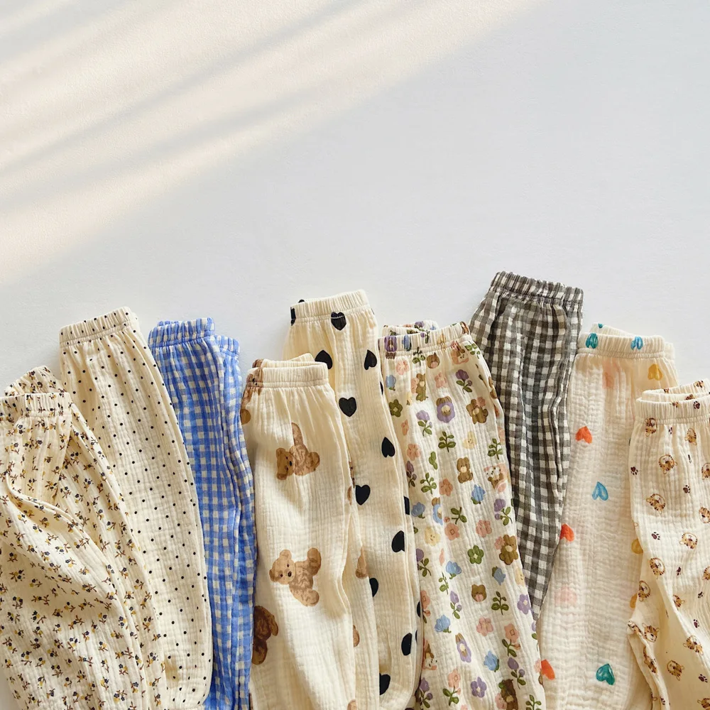 Pantalón infantil floral suelto, vista general
