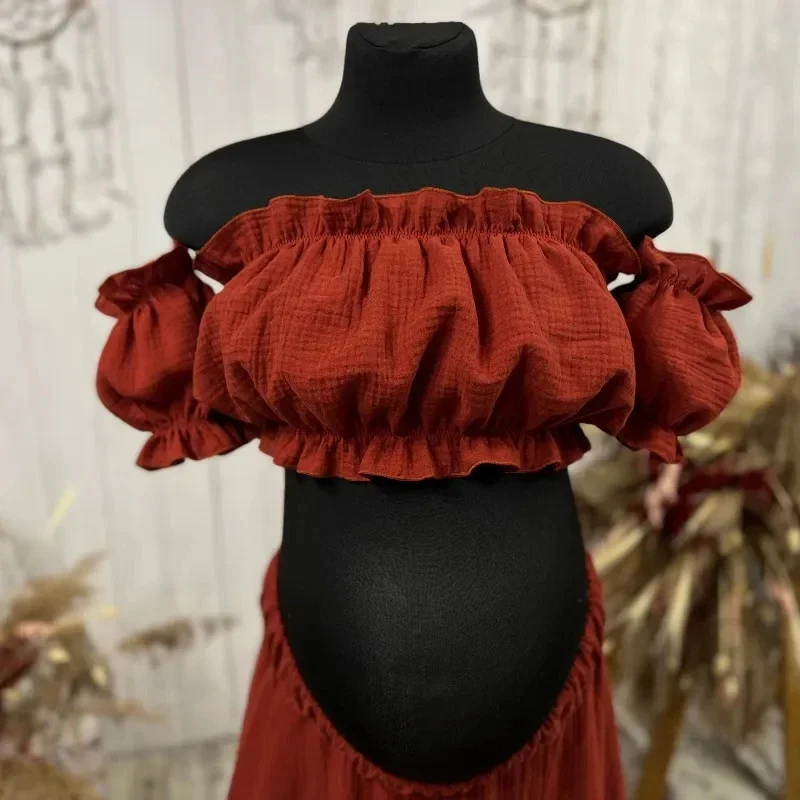 Corte de la falda larga del vestido bohemio