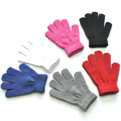 Guantes de invierno para niños con forro peludo en color sólido