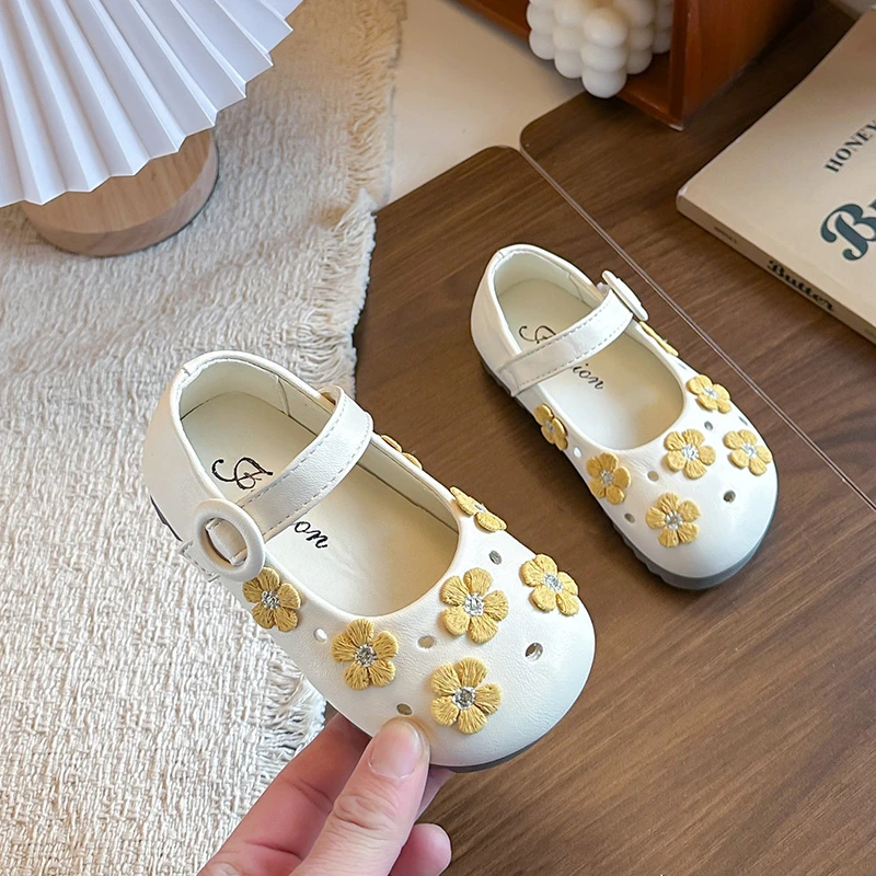 Zapatos de cuero para bebé niña: princesa floral suela flexible - imagen 2